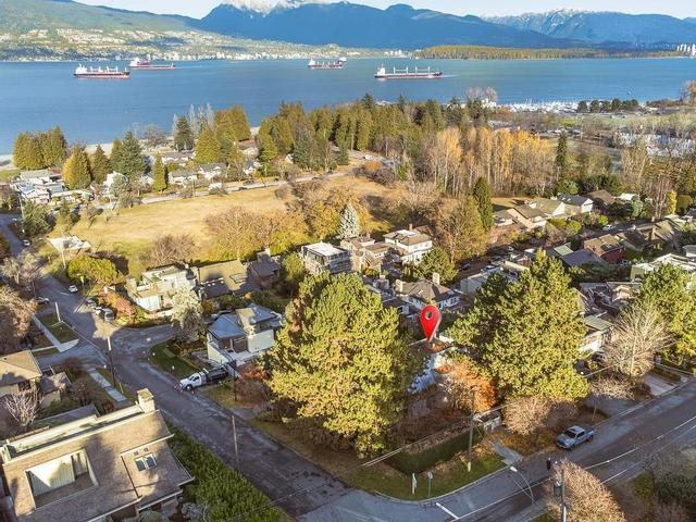 4489 2nd Avenue W Vancouver, BC V6R 1K6