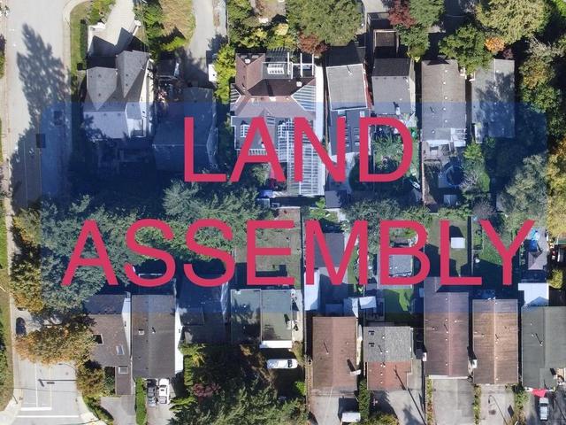 1352 Keith Road E North Vancouver, BC V7J 1J2