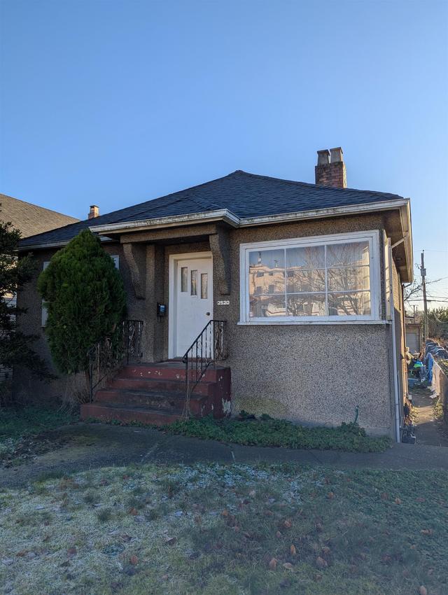 2520 Pender Street E Vancouver, BC V5K 2B5