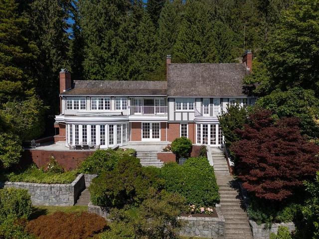 5240 Marine Drive  West Vancouver, BC V7W 2P8