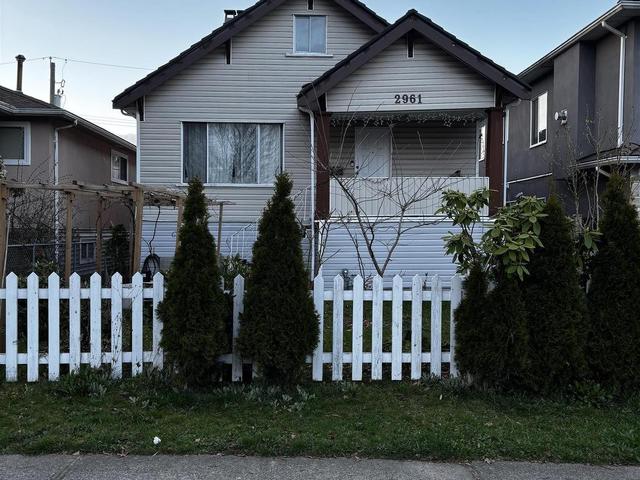 2961 29th Avenue E Vancouver, BC V5R 1V8