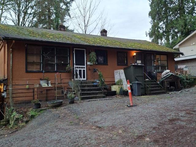 938 Clarke Road  Port Moody, BC V3H 1M2