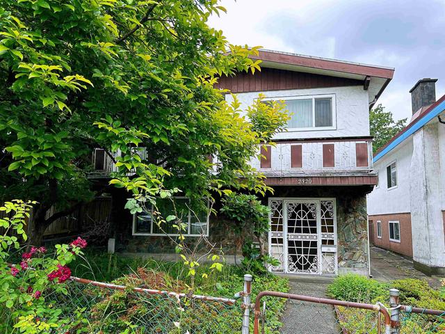 2320 1st Avenue E Vancouver, BC V5N 1C3