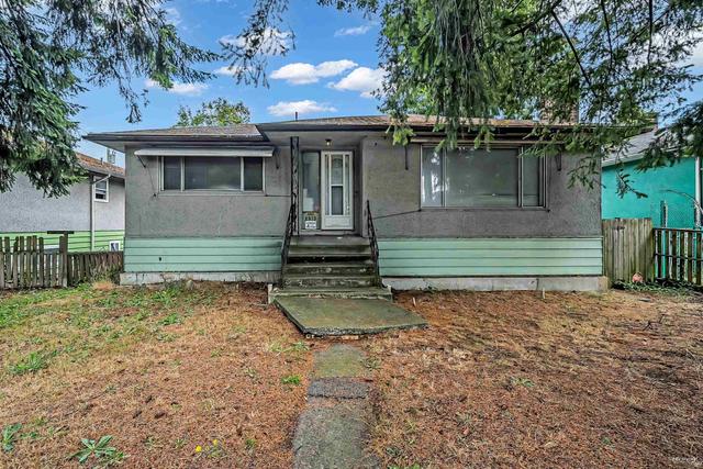 2975 41st Avenue E Vancouver, BC V5R 2X7
