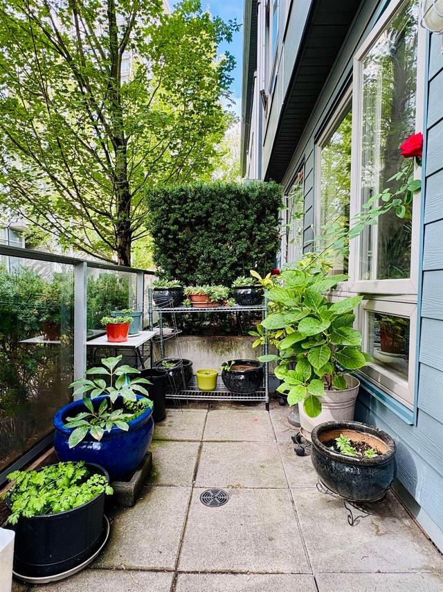 4886 Eldorado Mews  Vancouver, BC V5R 0B1