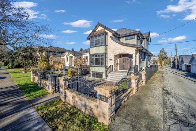2721 21 Avenue W Vancouver, BC V6L 1K4