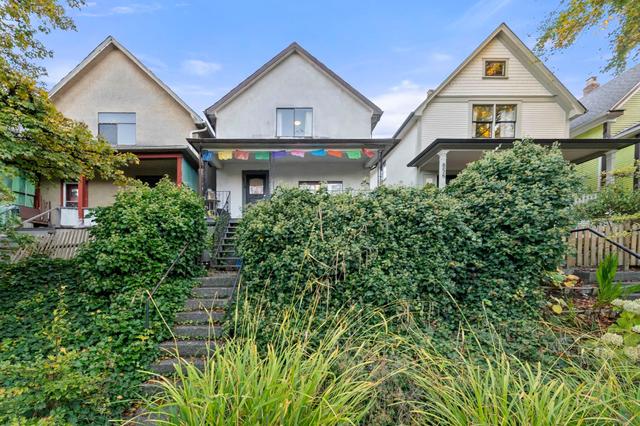 858 Union Street  Vancouver, BC V6A 2C4