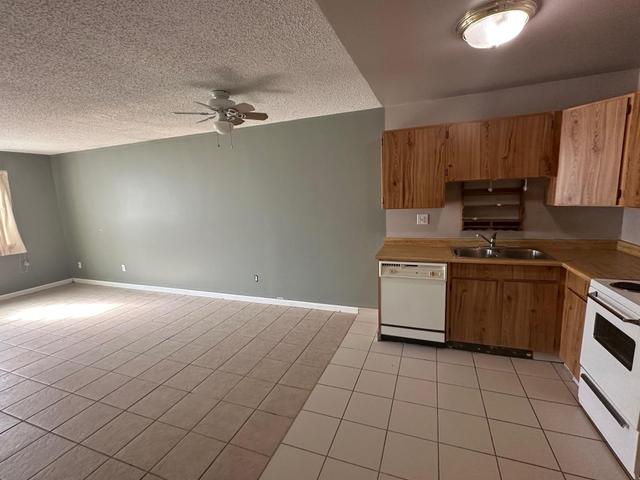 104-1122 King Albert Avenue  Coquitlam, BC V3J 1X7