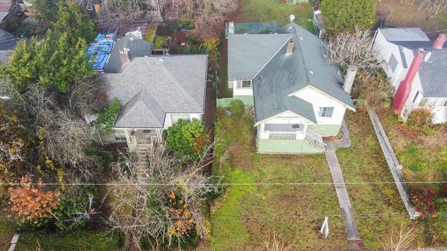 438 14th Street W North Vancouver, BC V7M 1P7