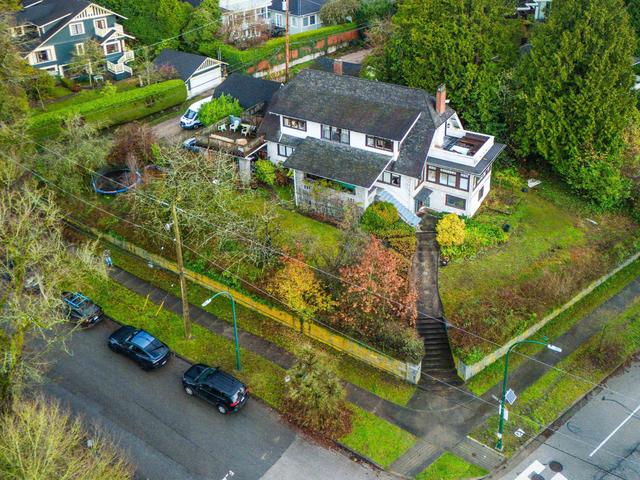 1989 King Edward Avenue W Vancouver, BC V6J 2W7