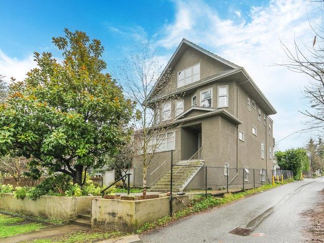 482 17th Avenue W Vancouver, BC V5Y 2A2