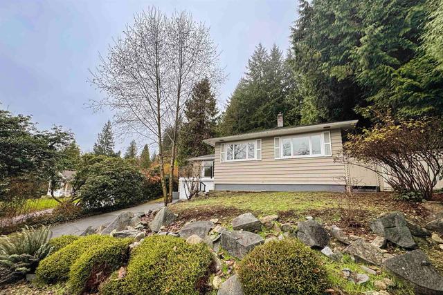 111 Bonnymuir Drive  West Vancouver, BC V7S 1L4