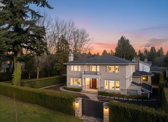 6708 Yew Street  Vancouver, BC V6P 5W1