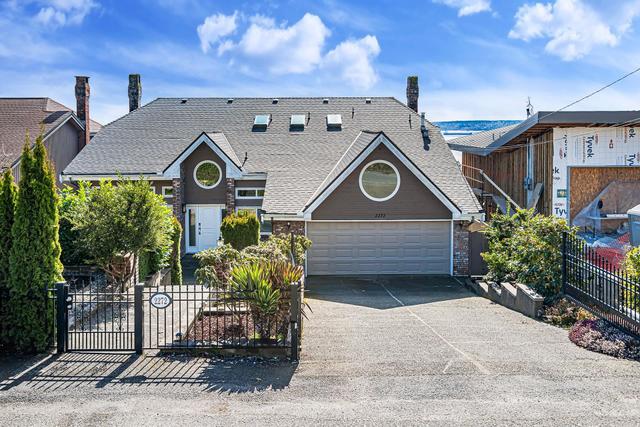 2272 Nelson Avenue  West Vancouver, BC V7V 2P8