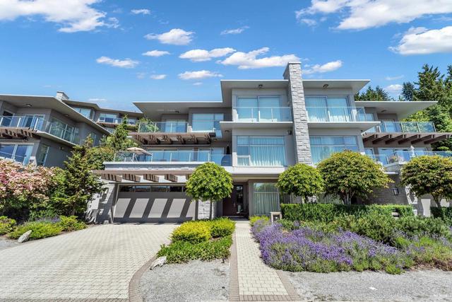 2728 Highview Place  Vancouver, BC V5R 2J6