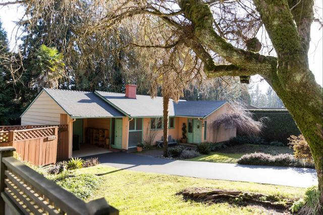 1670 Ayleslynn Drive  North Vancouver, BC V7J 2T3