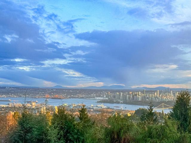 1318 Crestwell Road  West Vancouver, BC V7S 2P2