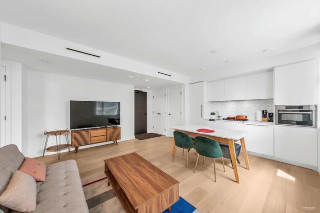 906-1180 Broughton Street  Vancouver, BC V6G 2B1