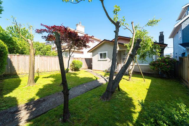 3089 1st Avenue E Vancouver, BC V5M 1B3