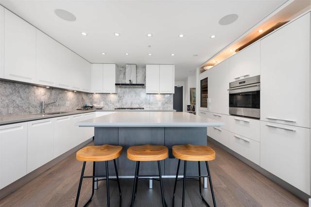310-6333 Boulevard W Vancouver, BC V6M 0C1