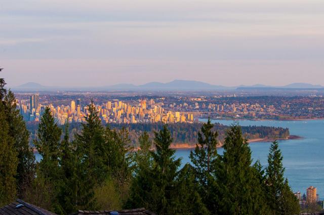 2307 Kadlec Court  West Vancouver, BC V7S 3K3