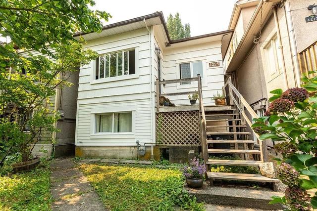 4225 John Street  Vancouver, BC V5V 3W8