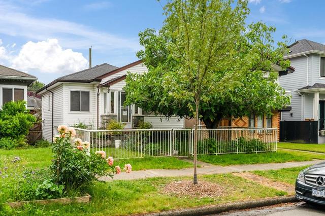 2566 Venables Street  Vancouver, BC V5K 2R1