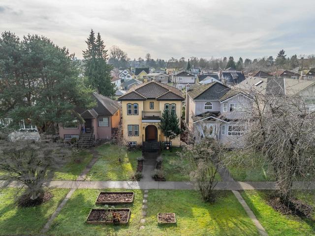 2638 Charles Street  Vancouver, BC V5K 3A5