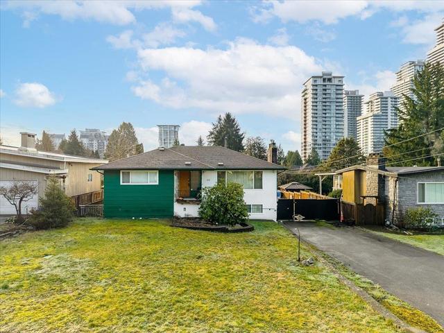 518 Appian Way  Coquitlam, BC V3J 2A5