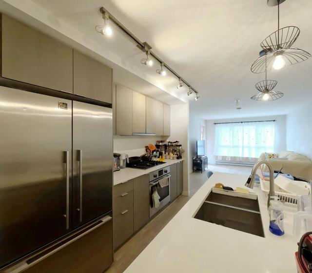 208-5555 Dunbar Street  Vancouver, BC V6N 1W5