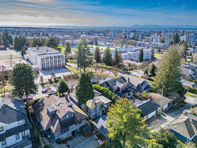 1987 37th Avenue W Vancouver, BC V6M 1N5
