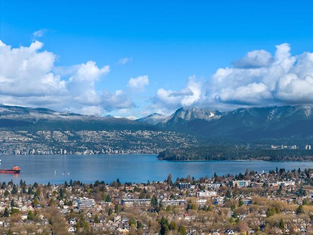 3253 21st Avenue W Vancouver, BC V6L 1L3
