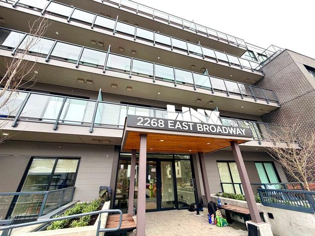 105-2268 Broadway Street E Vancouver, BC V5N 0L2