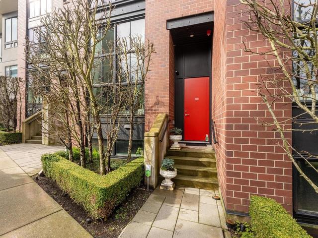 3431 Porter Street  Vancouver, BC V5N 4H2