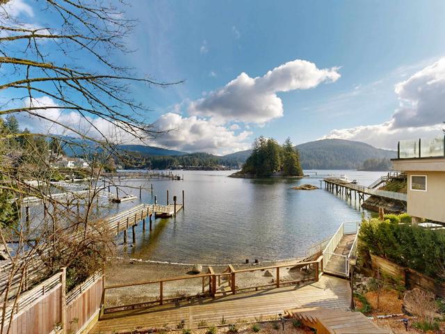 4545 Strathcona Road  North Vancouver, BC V7G 1G7