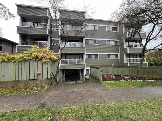 206-674 17th Avenue W Vancouver, BC V5Z 1T8