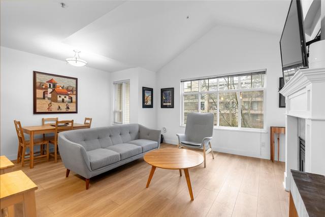 302-333 1st Street E North Vancouver, BC V7L 4W9