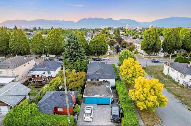 1294 33rd Avenue E Vancouver, BC V5V 3B6