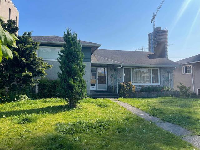 408 41st Avenue W Vancouver, BC V5Y 2S7