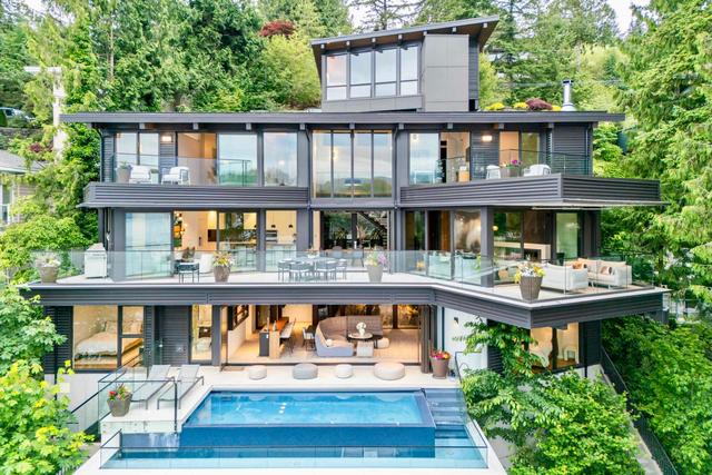 1840 Naomi Place  North Vancouver, BC V7G 1Y1