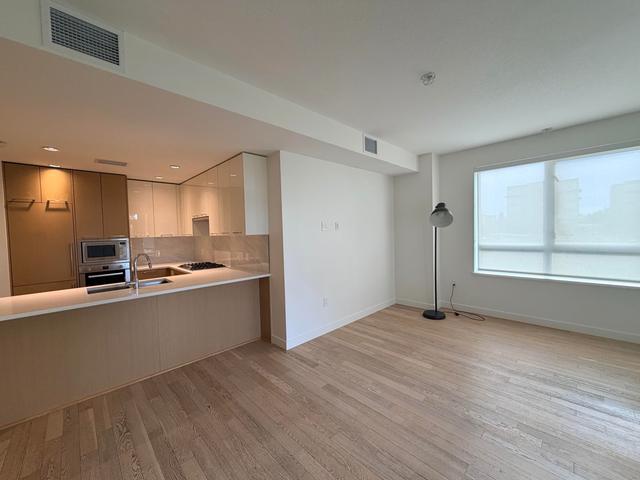 225-4033 May Drive  Richmond, BC V6X 0T3