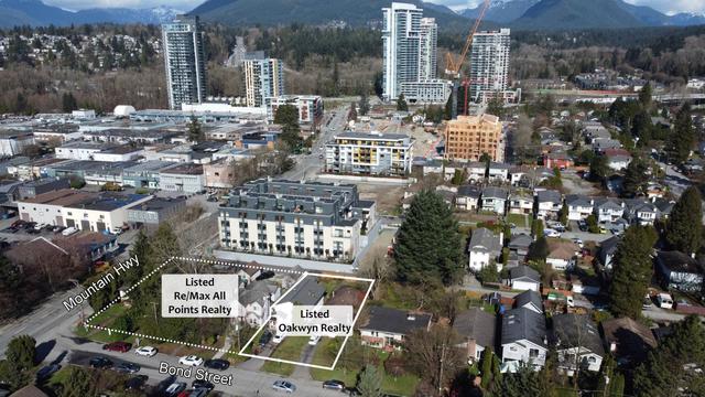 1536 Bond Street  North Vancouver, BC V7J 1E7