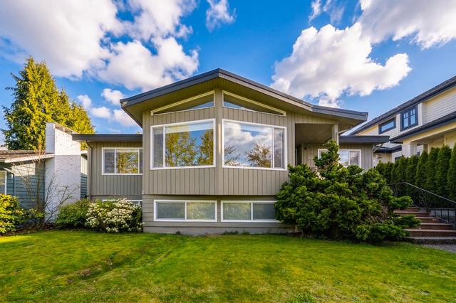 2244 32nd Avenue W Vancouver, BC V6L 2B2