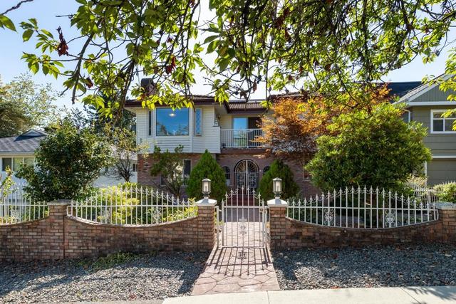 2472 12th Avenue E Vancouver, BC V5M 2C2