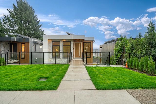 971 Adderley Street  North Vancouver, BC V7L 1T2