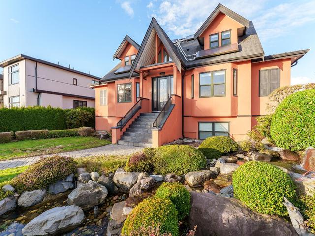 617 52nd Avenue E Vancouver, BC V5X 1G8