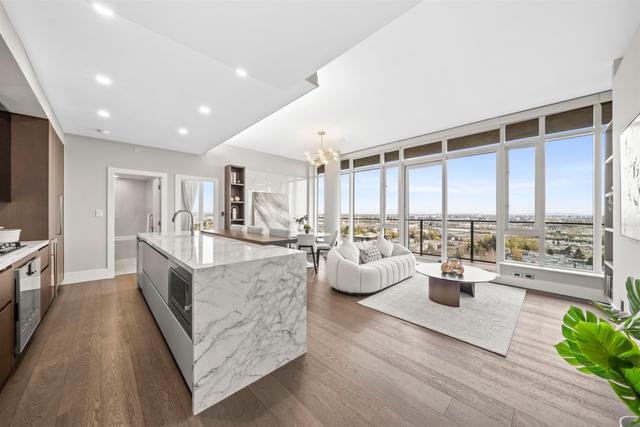 1803-8588 Cornish Street  Vancouver, BC V6P 0C1