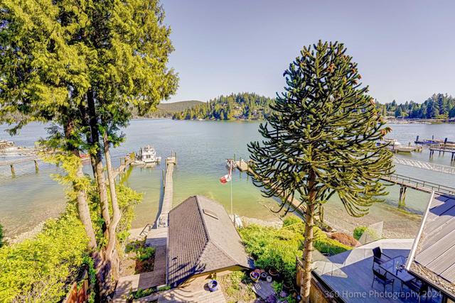 2660 Panorama Drive  North Vancouver, BC V7G 1V6