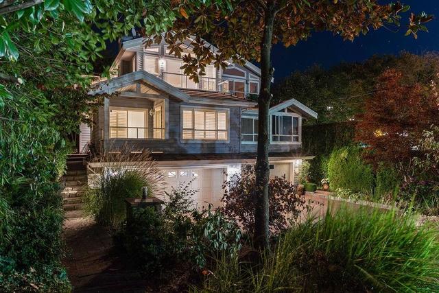 2517 Marine Drive  West Vancouver, BC V7V 1L5