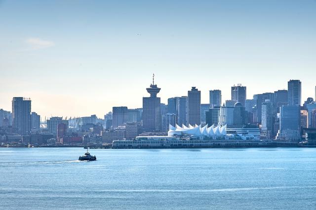 807-755 Harbourside Drive  North Vancouver, BC V7P 0G1
